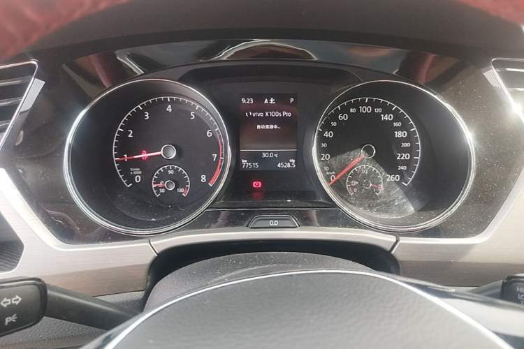 Used Volkswagen Touran 2018 Volkswagen Touran L 280TSI DSG Comfort Edition 6-seater Instrument Cluster