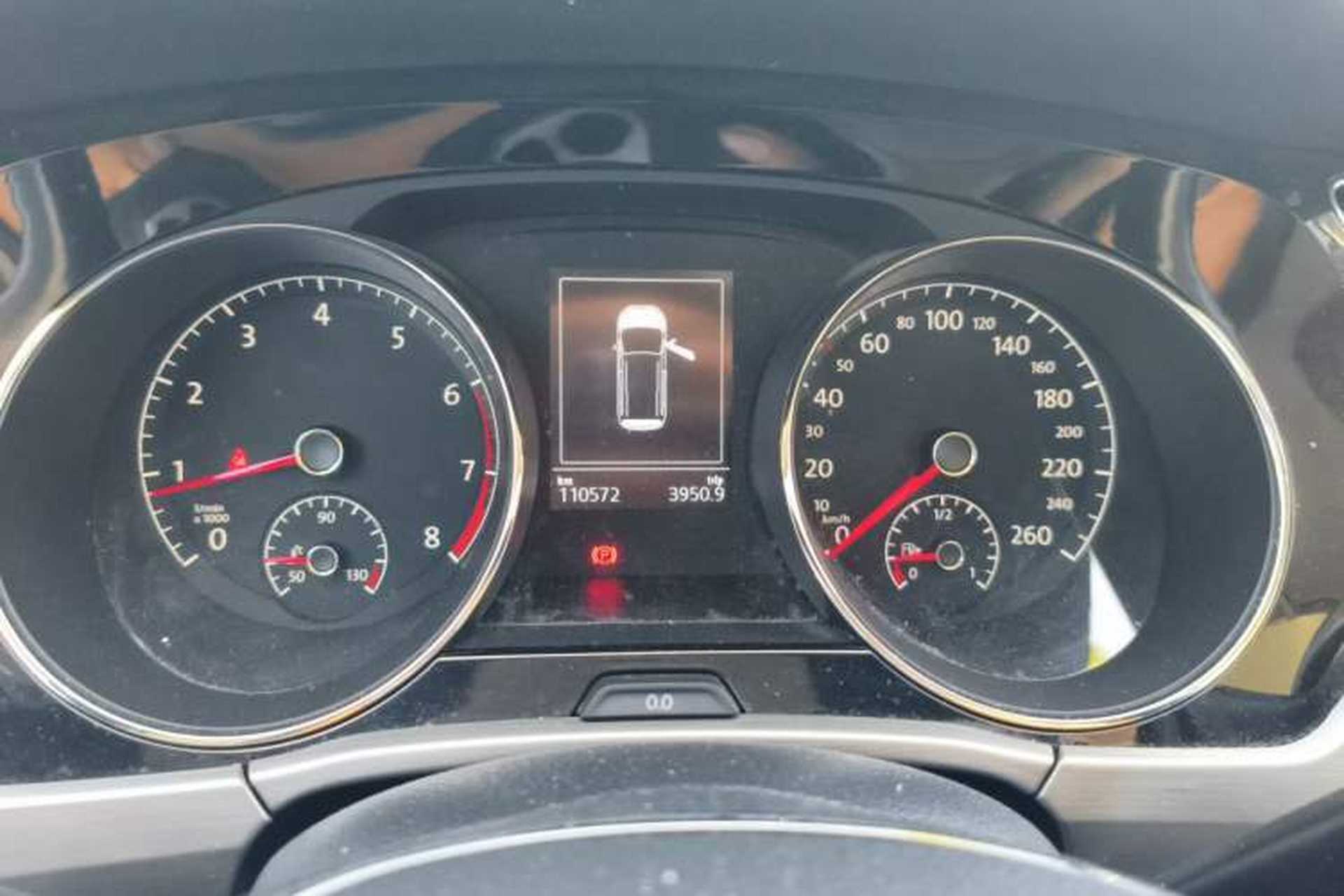 Used Volkswagen Touran 2018 Volkswagen Touran L 280TSI DSG Comfort Edition 7-seater Instrument Cluster