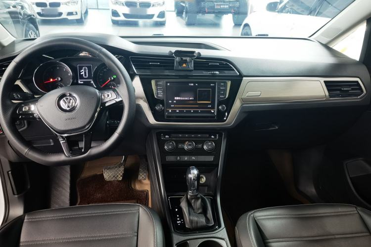 Used Volkswagen Touran 2018 Volkswagen Touran L 280TSI DSG Comfort Edition 7 Seats China V Emission Standard Interior 1