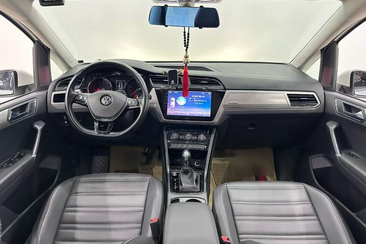 Used Volkswagen Touran 2018 Volkswagen Touran L 280TSI DSG Boundary Edition 6-Seater China VI Standard Interior 1