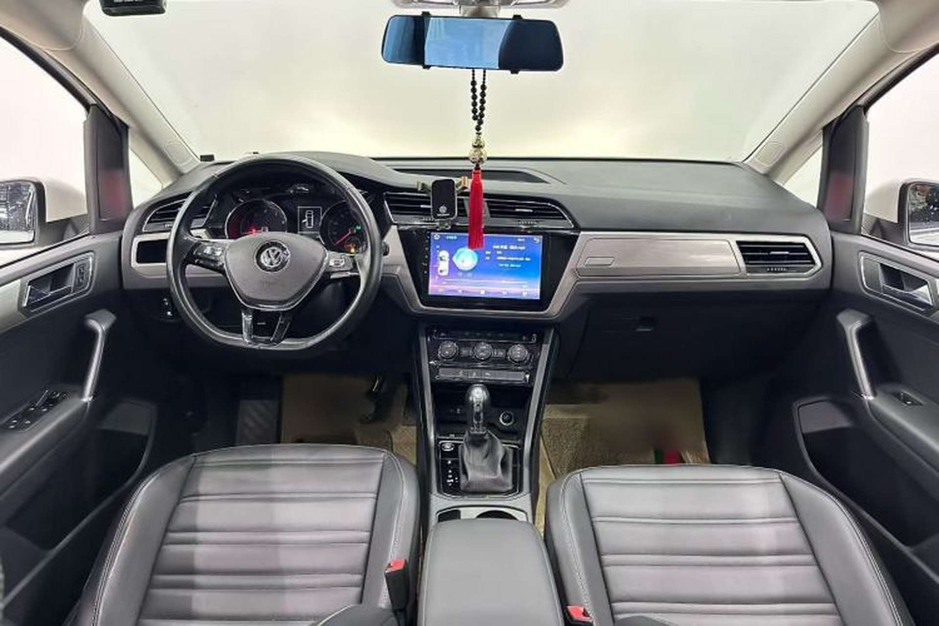 Used Volkswagen Touran 2018 Volkswagen Touran L 280TSI DSG Boundary Edition 6-Seater China VI Standard Interior 1