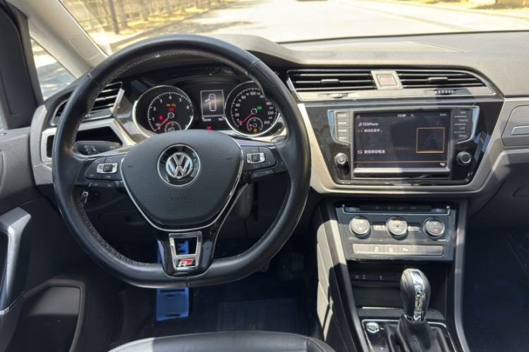 Used Volkswagen Touran 2018 Volkswagen Touran L 280TSI DSG Boundary Edition 7 Seats China V Emission Standard Interior 1