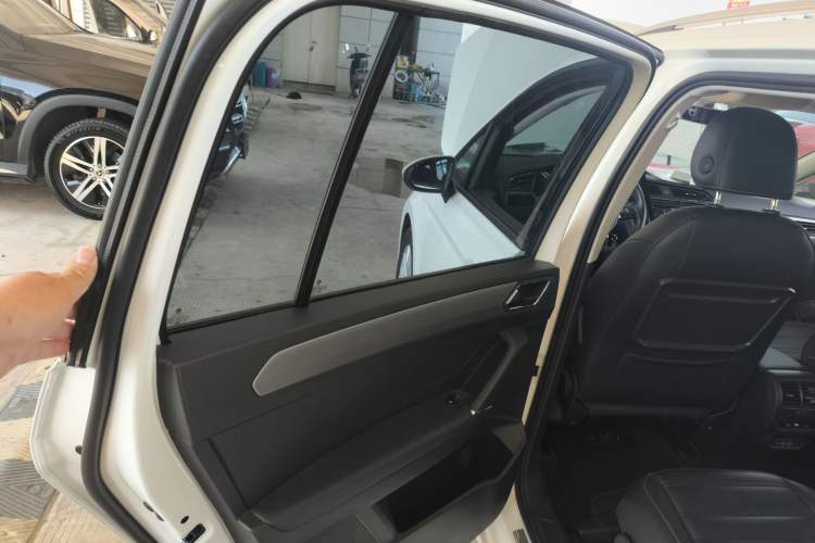 Used Volkswagen Touran 2018 Volkswagen Touran L 280TSI DSG Comfort Edition 7 Seats China VI Standard Interior 8