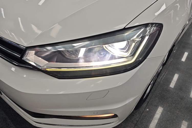 Used Volkswagen Touran 2018 Volkswagen Touran L 280TSI DSG Comfort Edition 7-seater Left Front Headlight