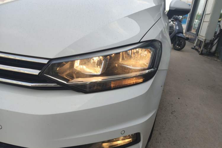 Used Volkswagen Touran 2018 Volkswagen Touran L 280TSI DSG Comfort Edition 7 Seats China VI Standard Left Front Headlight