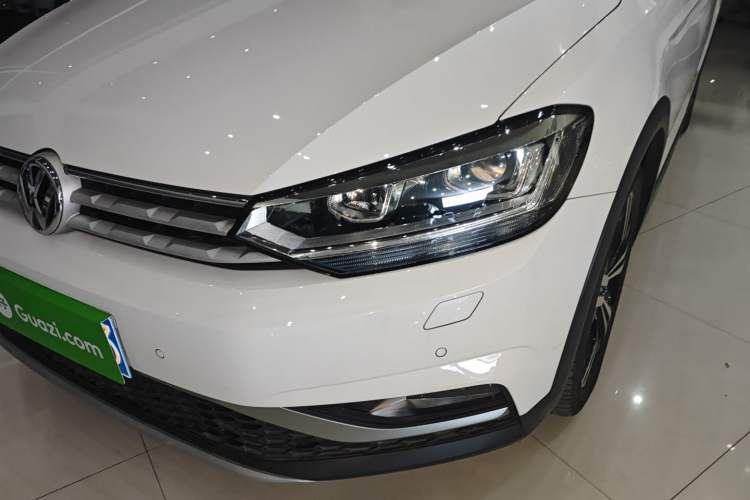 Used Volkswagen Touran 2018 Volkswagen Touran L 280TSI DSG Boundary Edition 6-Seater China VI Standard Left Front Headlight