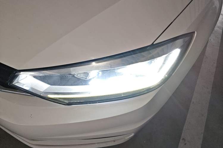 Used Volkswagen Touran 2018 Volkswagen Touran L 280TSI DSG Style Edition 7 Seats China VI Standard Left Front Headlight