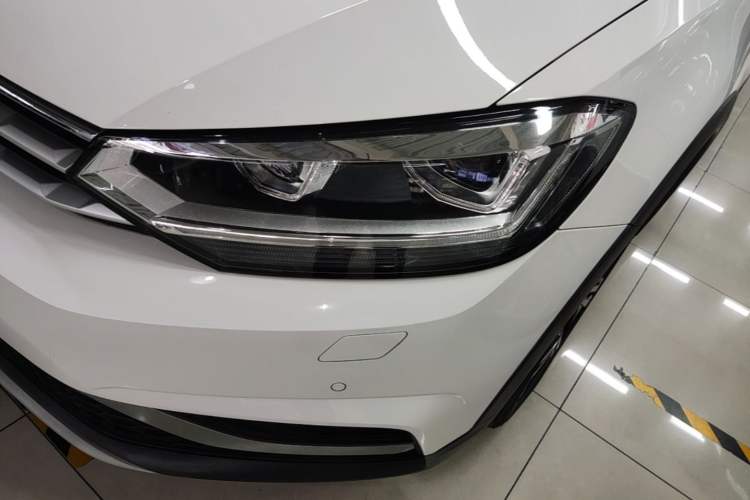 Used Volkswagen Touran 2018 Volkswagen Touran L 280TSI DSG Boundary Edition 6-Seater China VI Standard Left Front Headlight