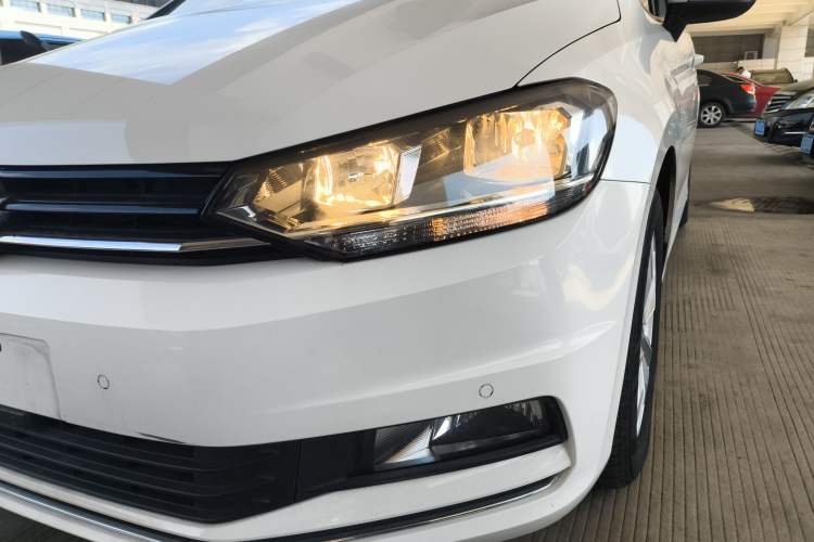 Used Volkswagen Touran 2018 Volkswagen Touran L 280TSI DSG Comfort Edition 7 Seats China VI Standard Left Front Headlight