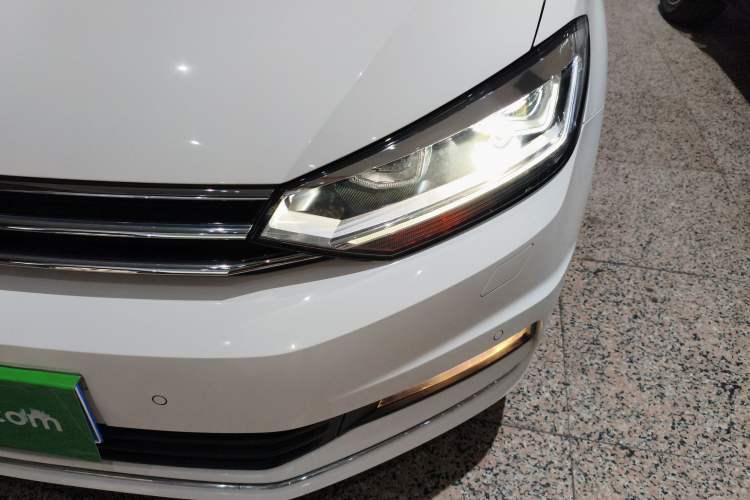 Used Volkswagen Touran 2018 Volkswagen Touran L 280TSI DSG Luxury Edition 7 Seats Left Front Headlight