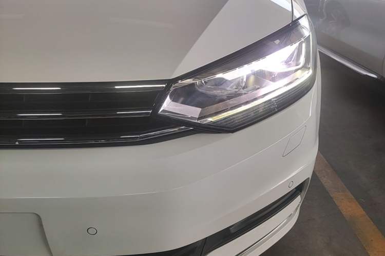 Used Volkswagen Touran 2018 Volkswagen Touran L 280TSI DSG Comfort Edition 7-seater Left Front Headlight