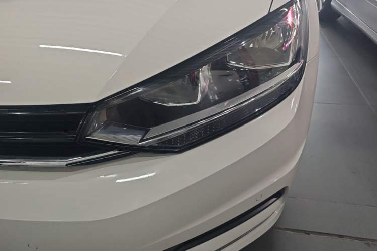 Used Volkswagen Touran 2018 Volkswagen Touran L 280TSI DSG Comfort Edition 7 Seats China V Emission Standard Left Front Headlight