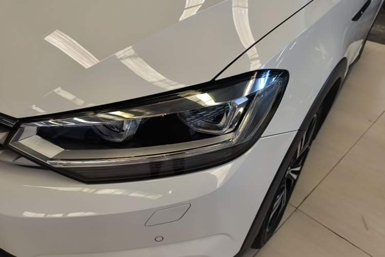 Used Volkswagen Touran 2018 Volkswagen Touran L 280TSI DSG Boundary Edition 7 Seats China VI Standard Left Front Headlight