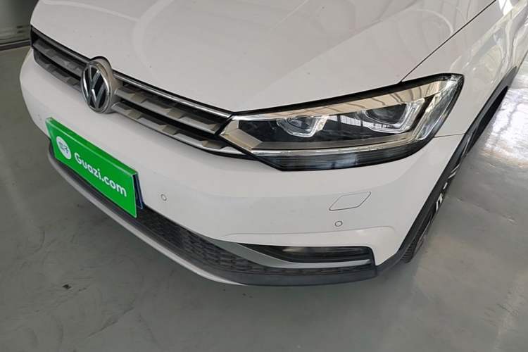 Used Volkswagen Touran 2018 Volkswagen Touran L 280TSI DSG Boundary Edition 7 Seats China VI Standard Left Front Headlight