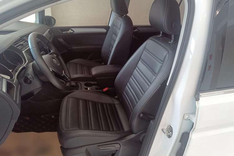 Used Volkswagen Touran 2018 Volkswagen Touran L 280TSI DSG Style Edition 7 Seats China VI Standard Left Front Seat