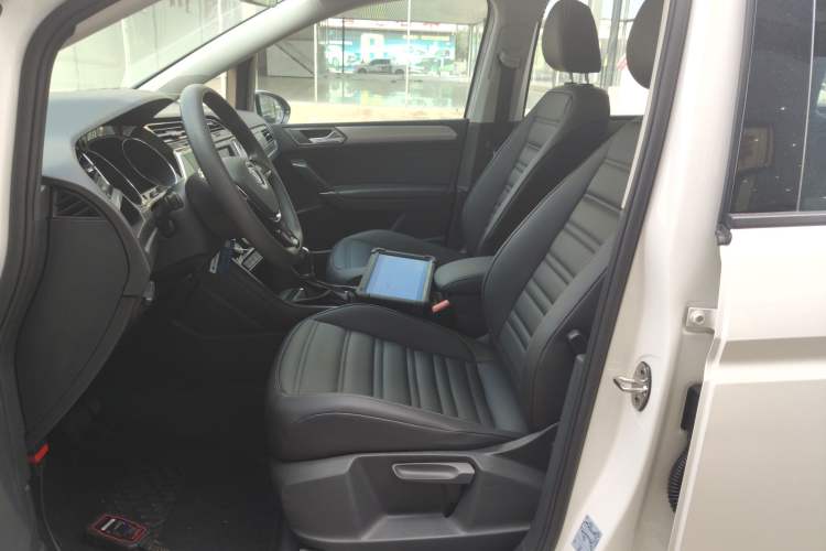 Used Volkswagen Touran 2018 Volkswagen Touran L 280TSI DSG Comfort Edition 7 Seats China VI Standard Left Front Seat