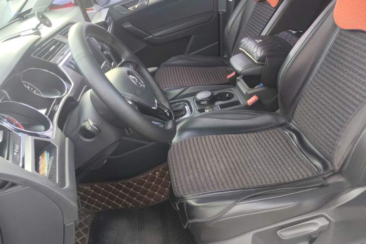 Used Volkswagen Touran 2018 Volkswagen Touran L 280TSI DSG Comfort Edition 7 Seats China V Emission Standard Left Front Seat