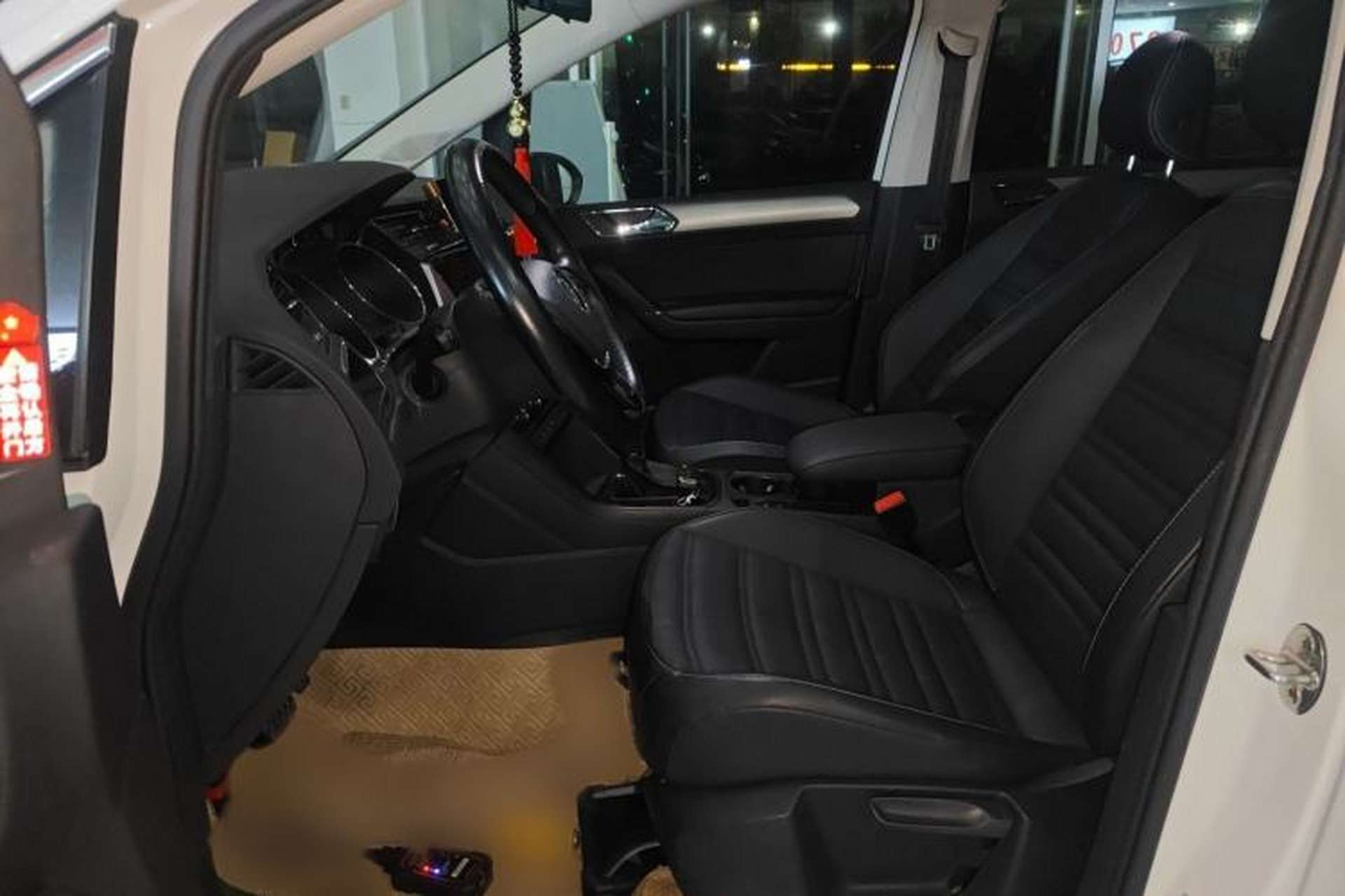 Used Volkswagen Touran 2018 Volkswagen Touran L 280TSI DSG Boundary Edition 6-Seater China VI Standard Left Front Seat