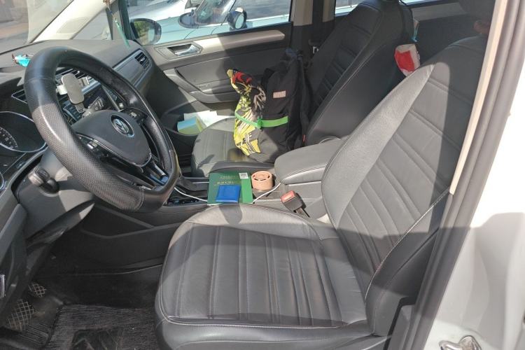 Used Volkswagen Touran 2018 Volkswagen Touran L 280TSI DSG Comfort Edition 7-seater Left Front Seat