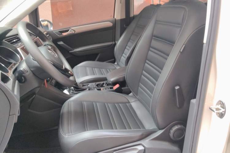Used Volkswagen Touran 2018 Volkswagen Touran L 280TSI DSG Comfort Edition 7 Seats China V Emission Standard Left Front Seat