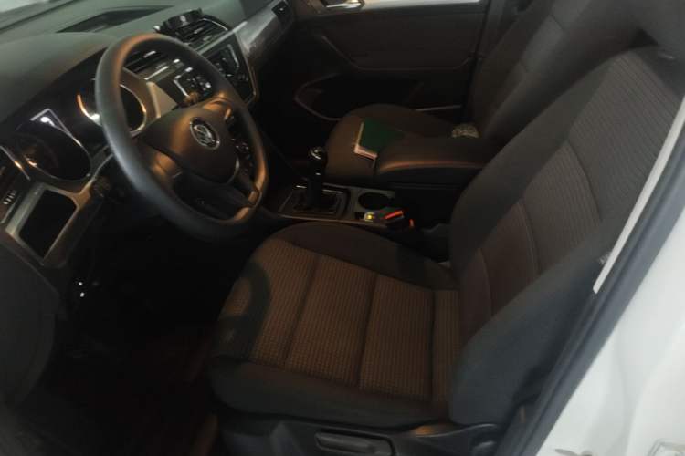 Used Volkswagen Touran 2018 Volkswagen Touran L 280TSI Manual Trend Edition Left Front Seat