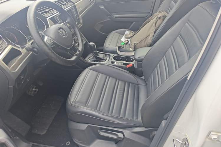 Used Volkswagen Touran 2018 Volkswagen Touran L 280TSI DSG Boundary Edition 6-Seater China VI Standard Left Front Seat