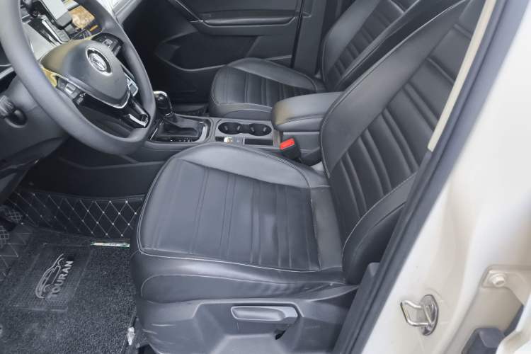 Used Volkswagen Touran 2018 Volkswagen Touran L 280TSI DSG Comfort Edition 7 Seats China V Emission Standard Left Front Seat