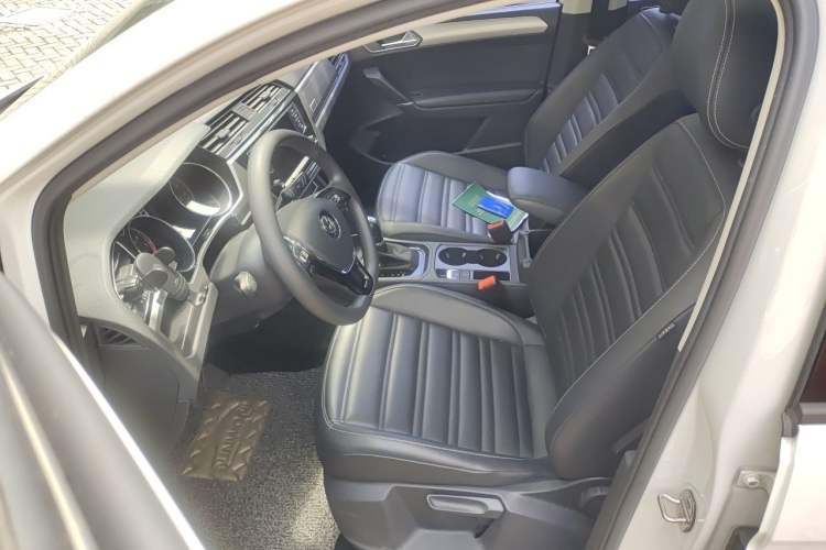 Used Volkswagen Touran 2018 Volkswagen Touran L 280TSI DSG Comfort Edition 7 Seats China V Emission Standard Left Front Seat