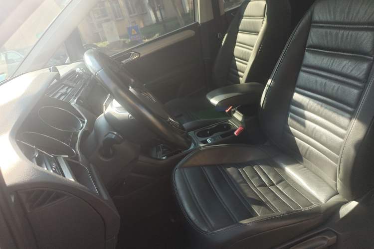 Used Volkswagen Touran 2018 Volkswagen Touran L 280TSI DSG Boundary Edition 7 Seats China V Emission Standard Left Front Seat