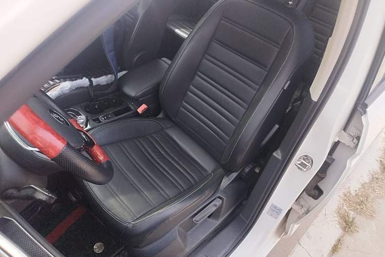 Used Volkswagen Touran 2018 Volkswagen Touran L 280TSI DSG Comfort Edition 6-seater Left Front Seat