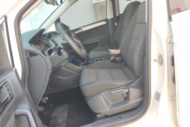 Used Volkswagen Touran 2018 Volkswagen Touran L 280TSI Manual Trend Edition Left Front Seat
