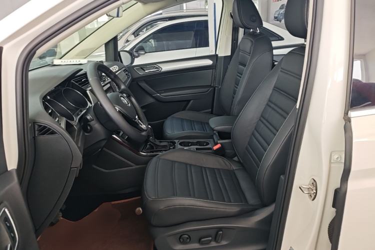 Used Volkswagen Touran 2018 Volkswagen Touran L 280TSI DSG Boundary Luxury Edition 7 Seats China V Emission Standard Left Front Seat