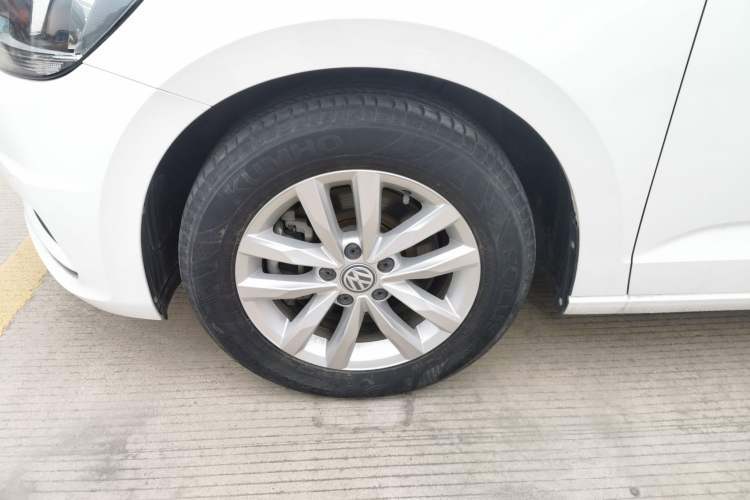 Used Volkswagen Touran 2018 Volkswagen Touran L 280TSI DSG Comfort Edition 7 Seats China VI Standard Left Front Wheel Hub