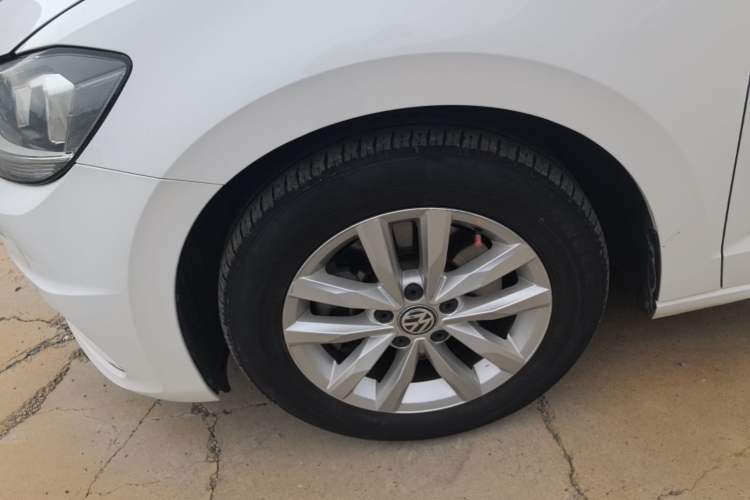 Used Volkswagen Touran 2018 Volkswagen Touran L 280TSI DSG Comfort Edition 7 Seats China VI Standard Left Front Wheel Hub