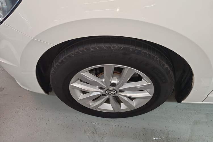 Used Volkswagen Touran 2018 Volkswagen Touran L 280TSI DSG Comfort Edition 7 Seats China V Emission Standard Left Front Wheel Hub