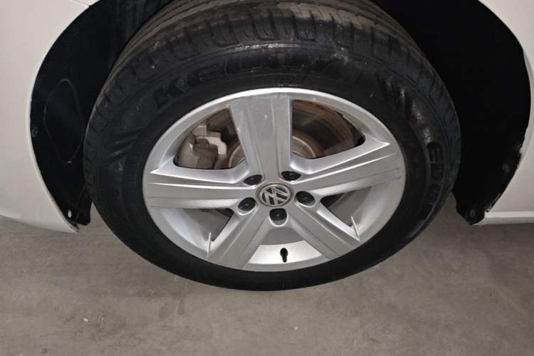 Used Volkswagen Touran 2018 Volkswagen Touran L 280TSI DSG Style Edition 7 Seats China VI Standard Left Front Wheel Hub