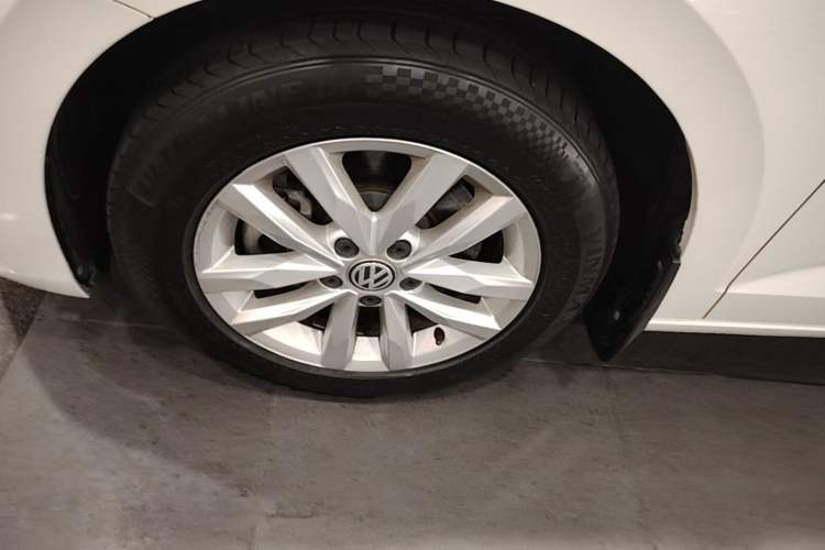Used Volkswagen Touran 2018 Volkswagen Touran L 280TSI DSG Comfort Edition 7 Seats China V Emission Standard Left Front Wheel Hub