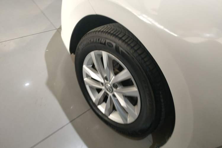 Used Volkswagen Touran 2018 Volkswagen Touran L 280TSI DSG Comfort Edition 7 Seats China V Emission Standard Left Front Wheel Hub