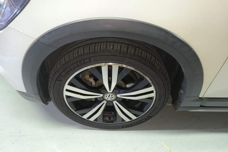 Used Volkswagen Touran 2018 Volkswagen Touran L 280TSI DSG Boundary Edition 7 Seats China V Emission Standard Left Front Wheel Hub