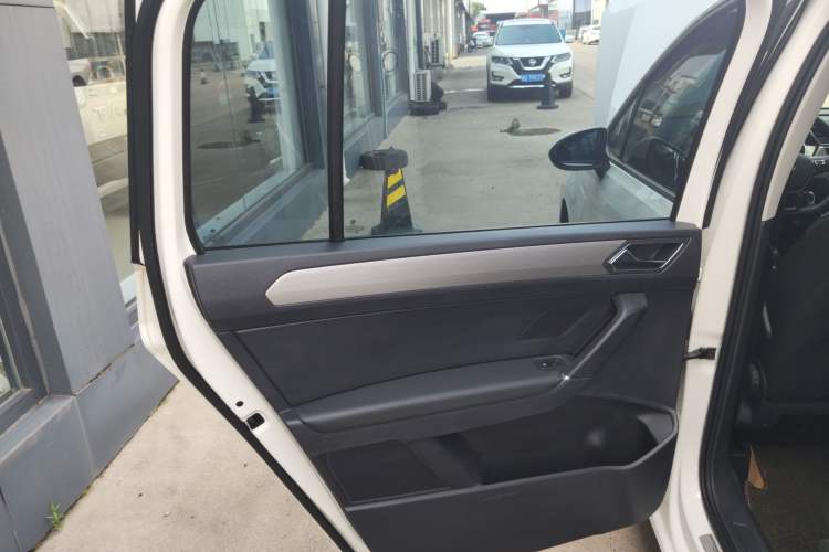 Used Volkswagen Touran 2018 Volkswagen Touran L 280TSI DSG Comfort Edition 7 Seats China VI Standard Left Rear Door Interior