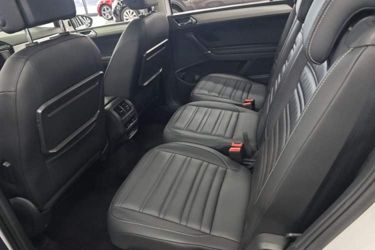 Used Volkswagen Touran 2018 Volkswagen Touran L 280TSI DSG Comfort Edition 7-seater Left Rear Seat