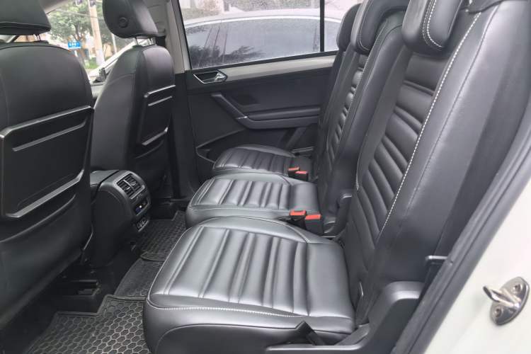 Used Volkswagen Touran 2018 Volkswagen Touran L 280TSI DSG Comfort Edition 7 Seats China V Emission Standard Left Rear Seat