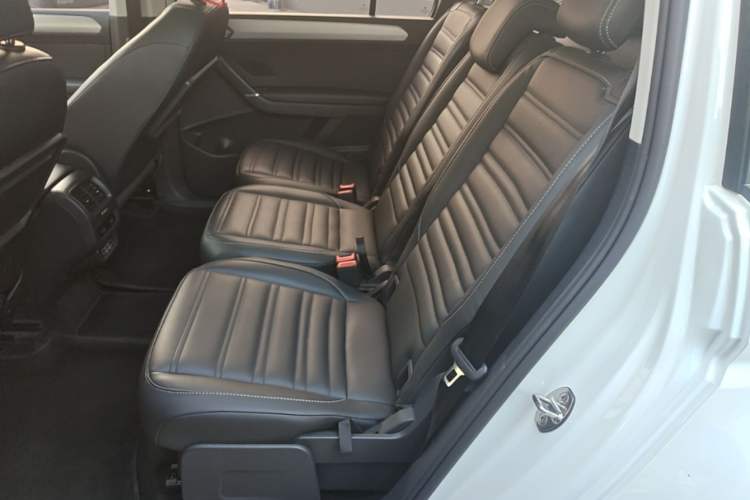 Used Volkswagen Touran 2018 Volkswagen Touran L 280TSI DSG Comfort Edition 7 Seats China V Emission Standard Left Rear Seat