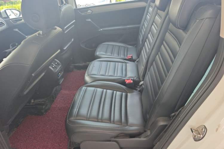 Used Volkswagen Touran 2018 Volkswagen Touran L 280TSI DSG Comfort Edition 7 Seats China V Emission Standard Left Rear Seat