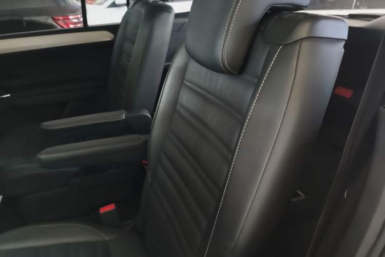 Used Volkswagen Touran 2018 Volkswagen Touran L 280TSI DSG Boundary Edition 6-Seater China V Emission Standard Left Rear Seat