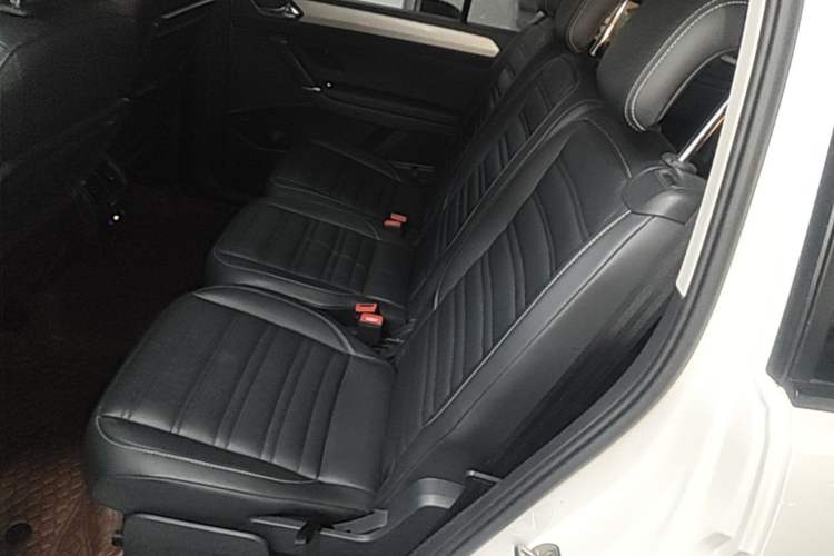 Used Volkswagen Touran 2018 Volkswagen Touran L 280TSI DSG Comfort Edition 7 Seats China V Emission Standard Left Rear Seat