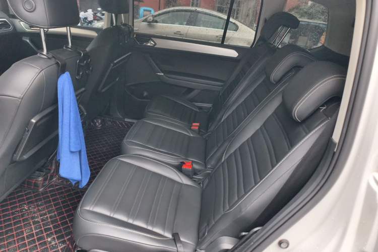 Used Volkswagen Touran 2018 Volkswagen Touran L 280TSI DSG Comfort Edition 7 Seats China V Emission Standard Left Rear Seat