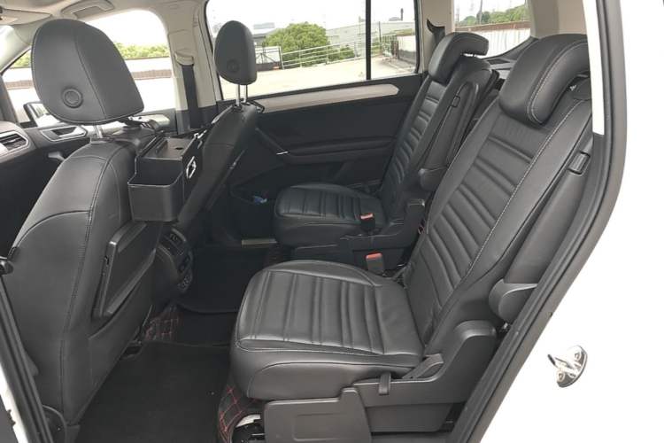 Used Volkswagen Touran 2018 Volkswagen Touran L 280TSI DSG Comfort Edition 6-seater Left Rear Seat