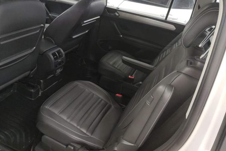 Used Volkswagen Touran 2018 Volkswagen Touran L 280TSI DSG Boundary Edition 6-Seater China VI Standard Left Rear Seat
