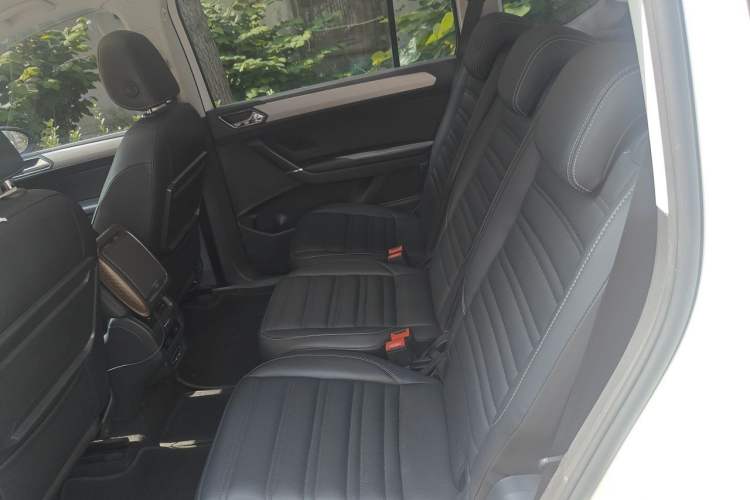 Used Volkswagen Touran 2018 Volkswagen Touran L 280TSI DSG Comfort Edition 7 Seats China V Emission Standard Left Rear Seat